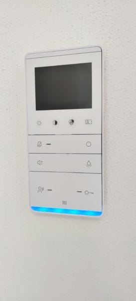 Blau-leuchtende Sprechanlage