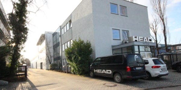 Außenansicht des HEAD Germany GmbH Gebäudes in Augsburg – SHI Gebäudetechnik Brandschutzertüchtigung